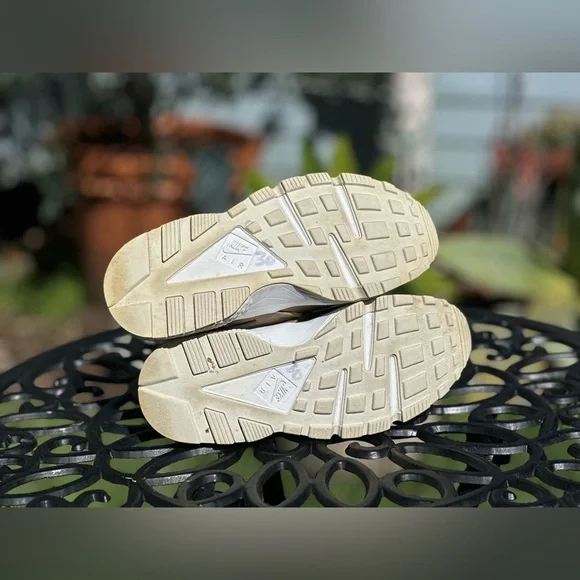 Nike — Gold + Tan Custom Huarache - Picture 7 of 8